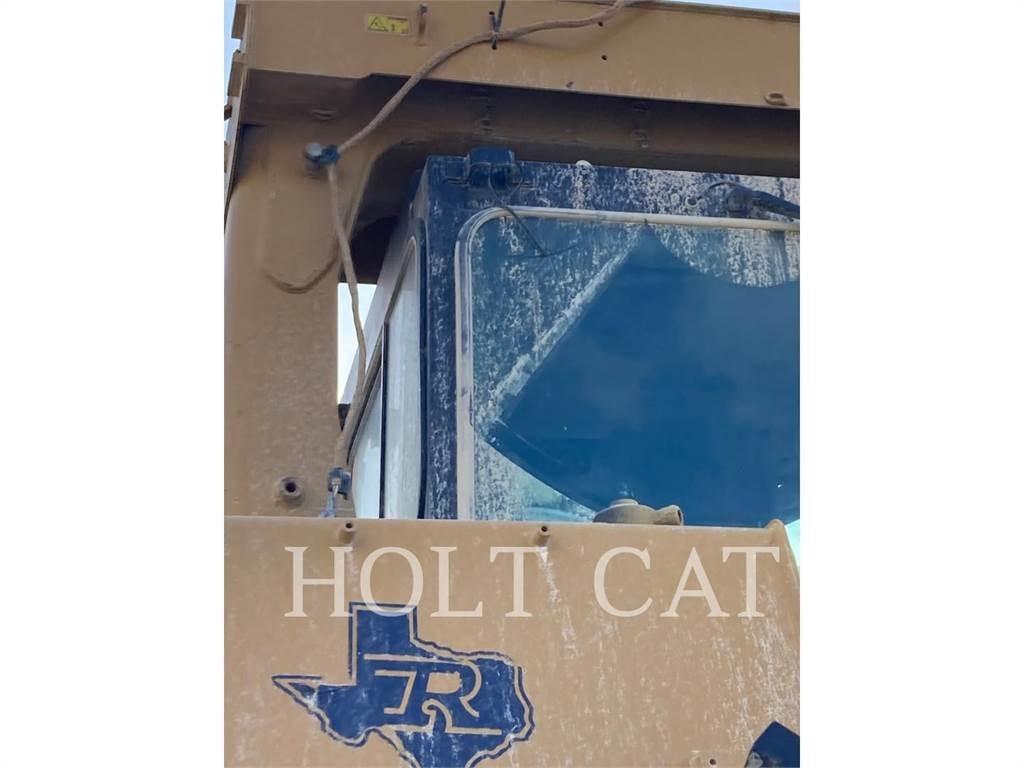 CAT D10T2 Crawler dozers