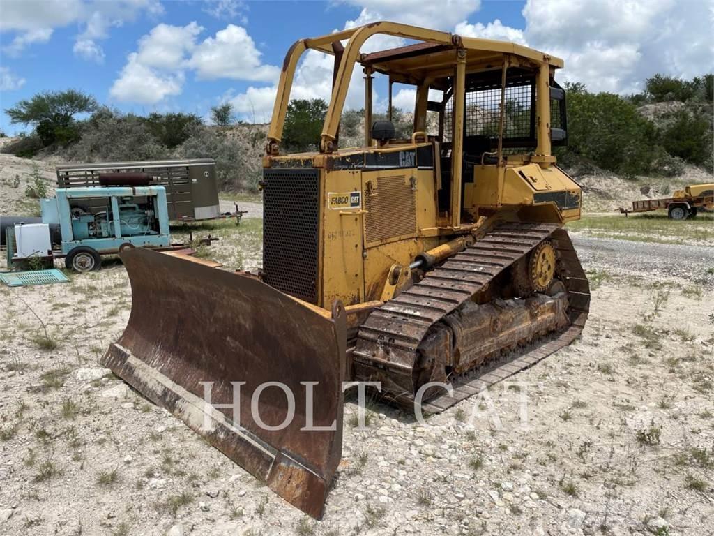 CAT D5M Crawler dozers