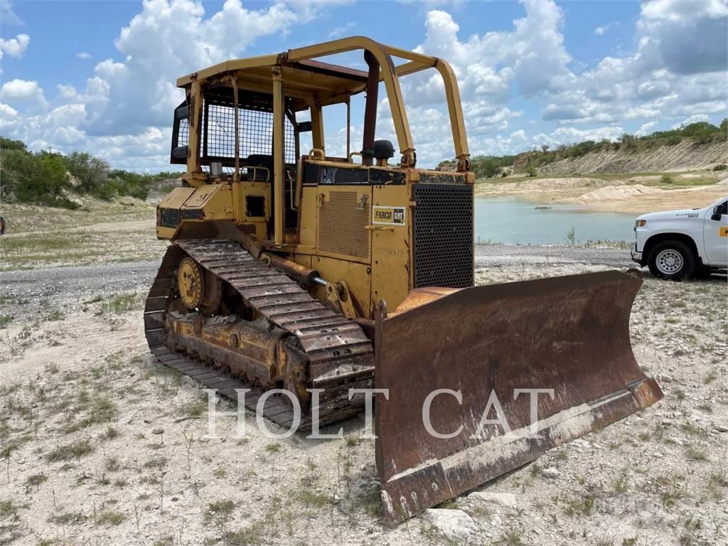 CAT D5M Crawler dozers