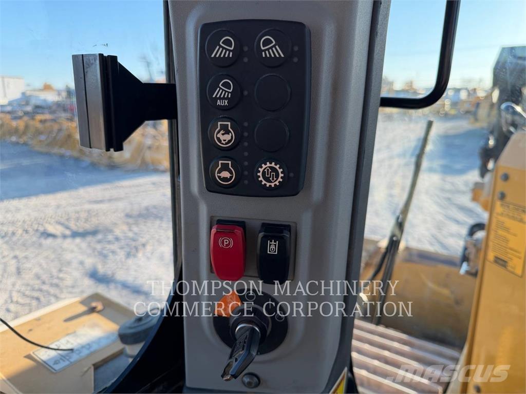 CAT D6-20 Crawler dozers