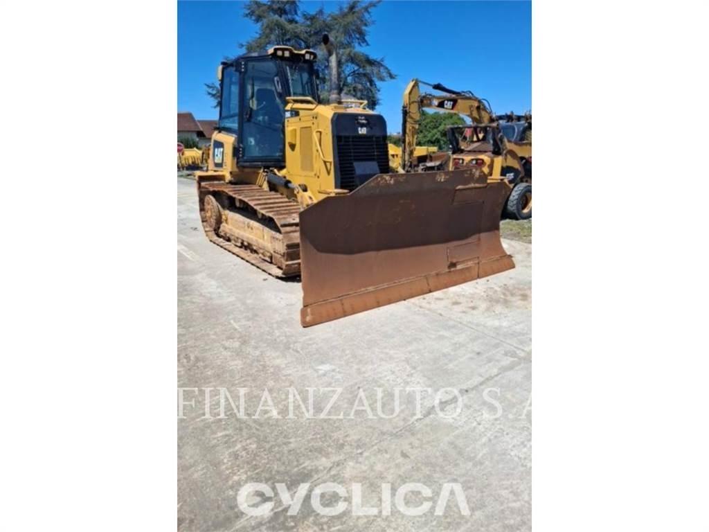 CAT D6K Crawler dozers