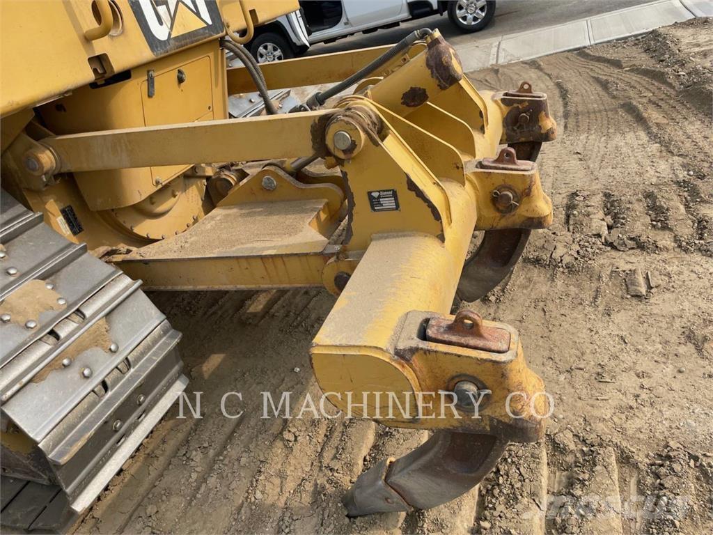 CAT D6N Crawler dozers