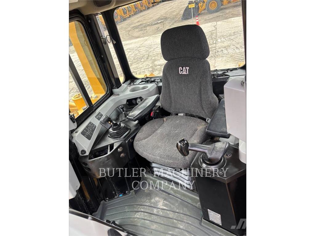 CAT D6T Crawler dozers