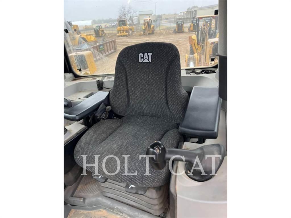 CAT D8 Crawler dozers