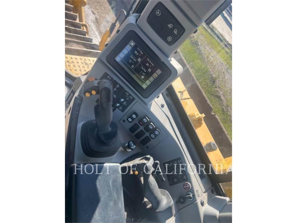 CAT D8 Crawler dozers