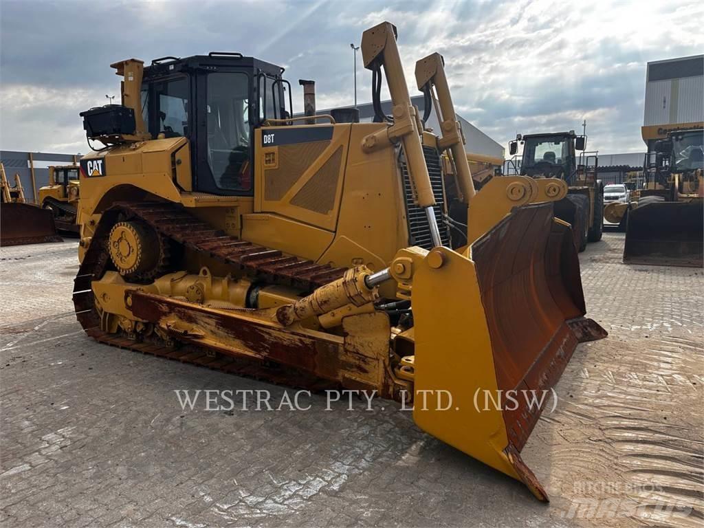 CAT D8T Crawler dozers
