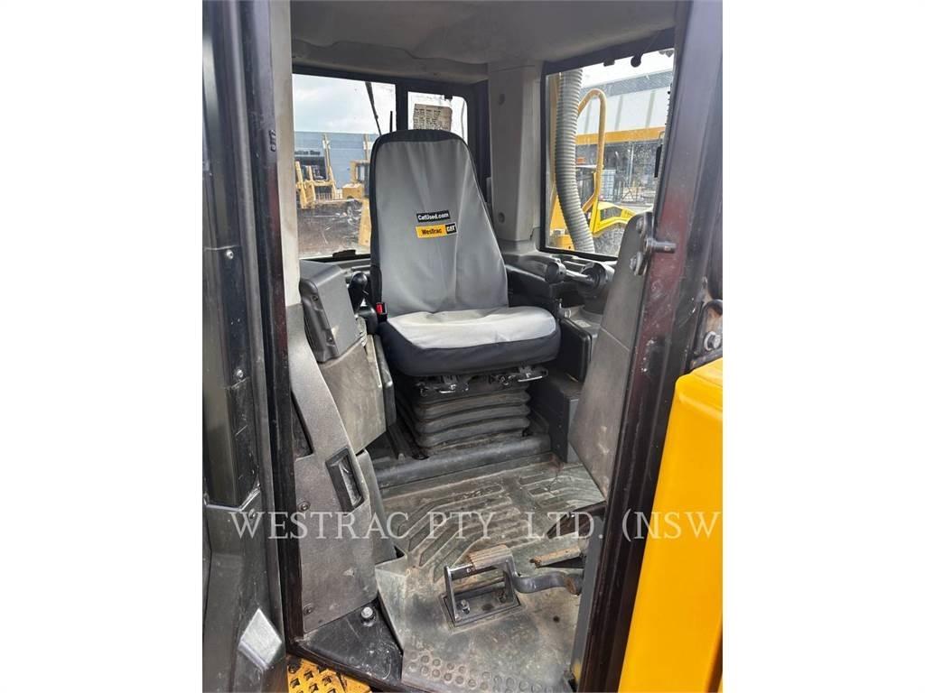 CAT D8T Crawler dozers