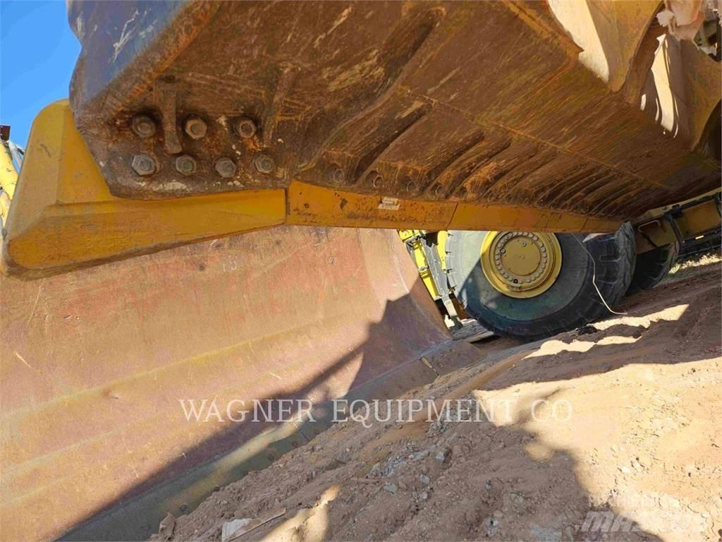 CAT D8T Crawler dozers