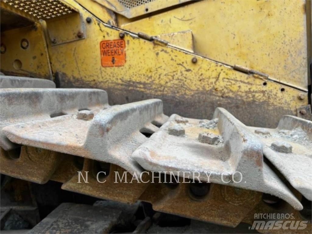 CAT D9N Crawler dozers