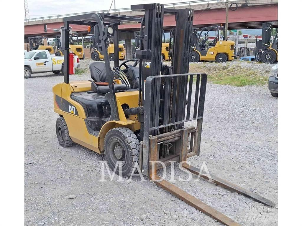 CAT LIFT TRUCKS DP25NM5 Diesel trucks