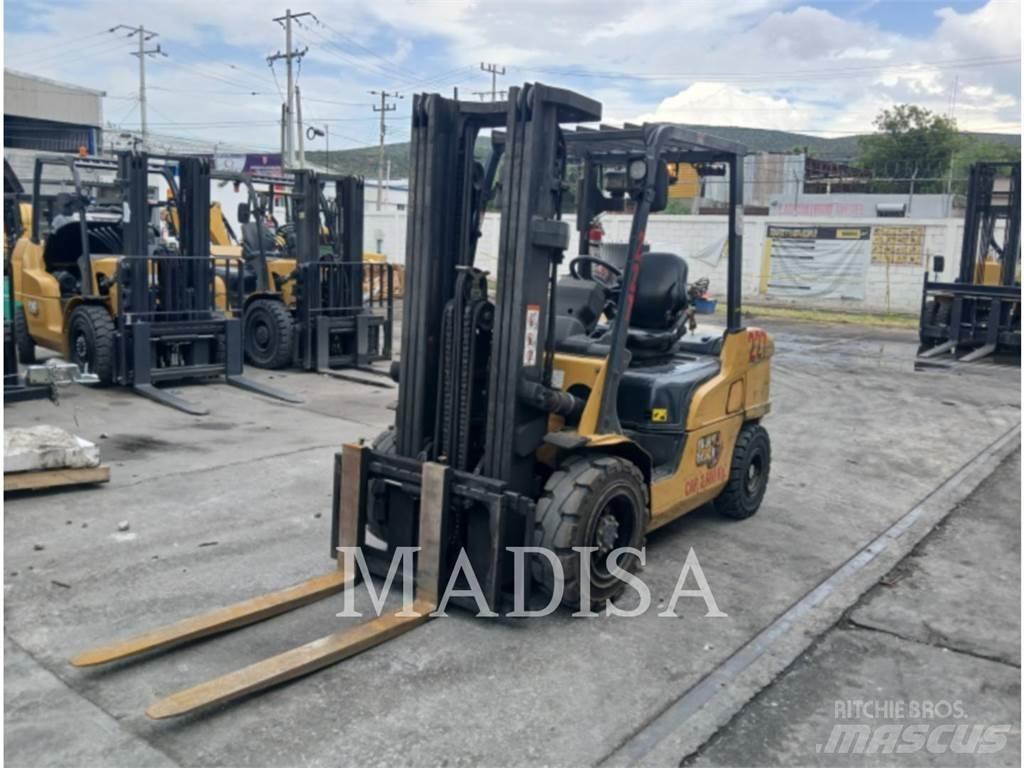 CAT LIFT TRUCKS DP30NM Diesel trucks