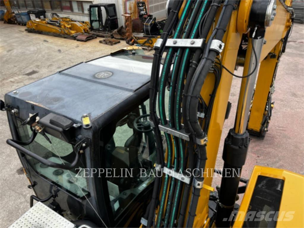 CAT M320F Wheeled excavators