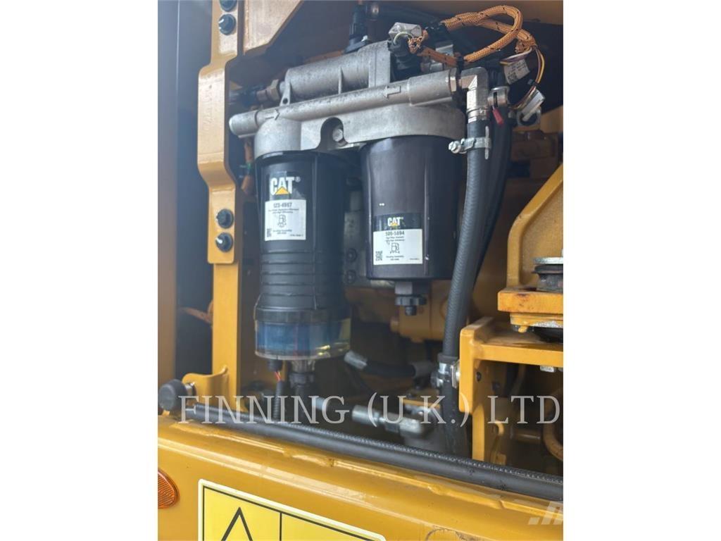 CAT MH3024 07W Wheeled excavators