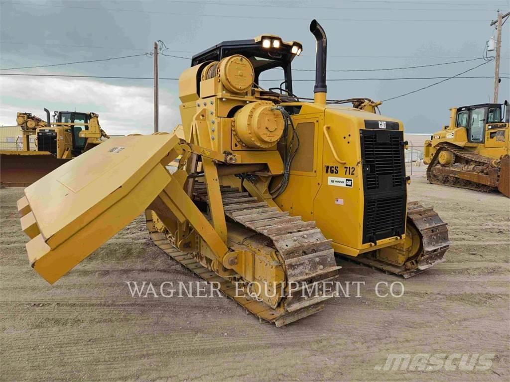 CAT PL61 Pipelayer dozers