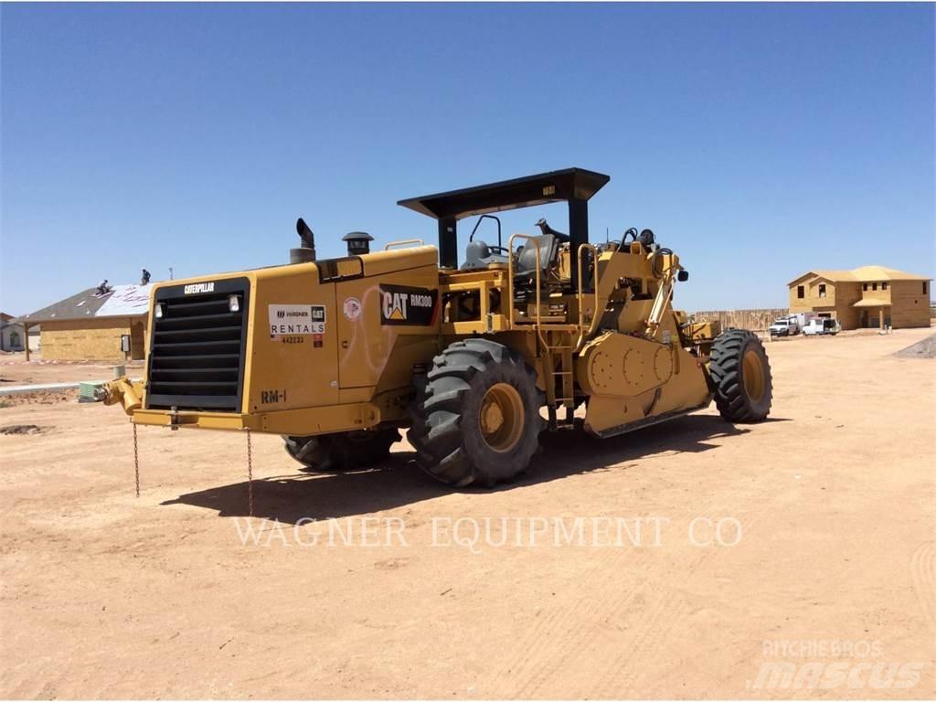 CAT RM-300 Asphalt recyclers