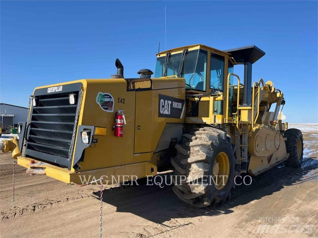 CAT RM300 Asphalt recyclers
