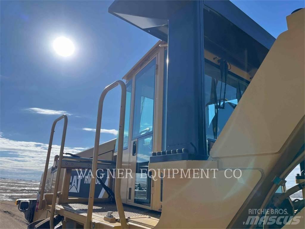 CAT RM300 Asphalt recyclers
