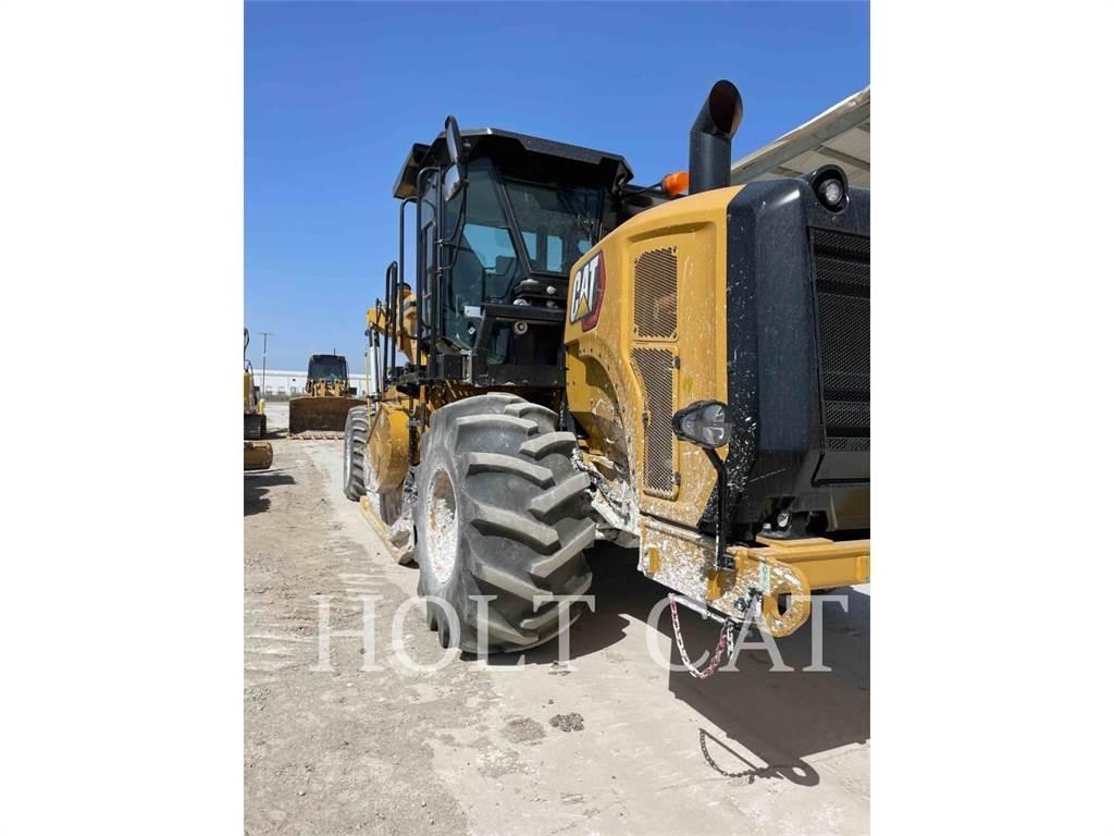 CAT RM400 CAB Asphalt recyclers