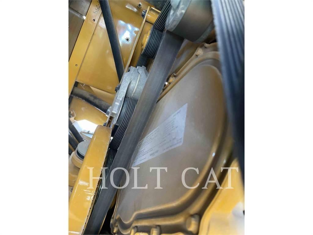 CAT RM400 CAB Asphalt recyclers