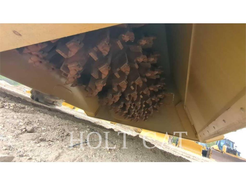 CAT RM400 CAB Asphalt recyclers