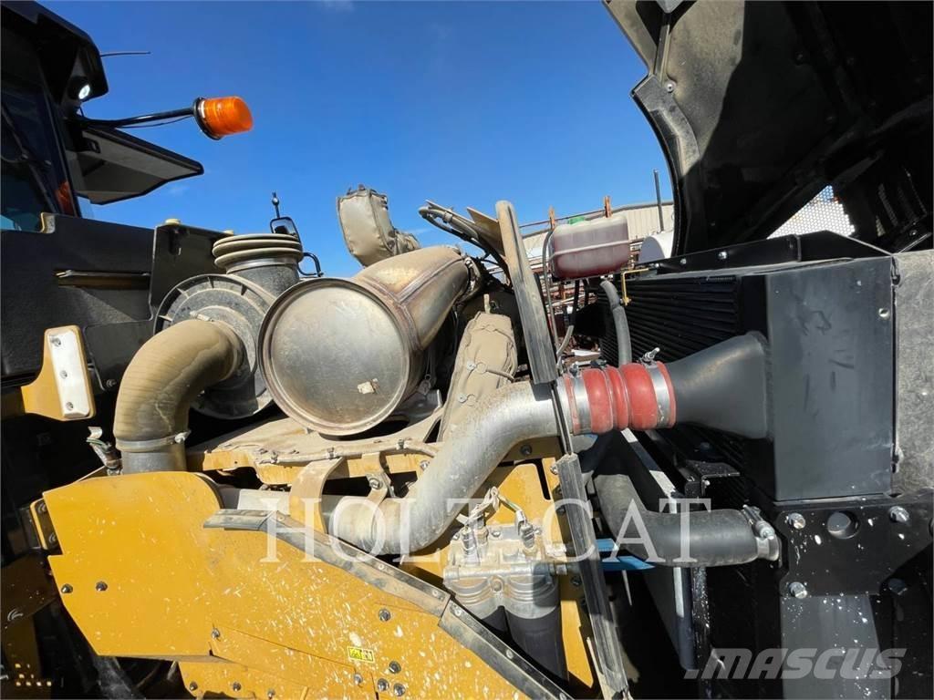 CAT RM400 CAB Asphalt recyclers