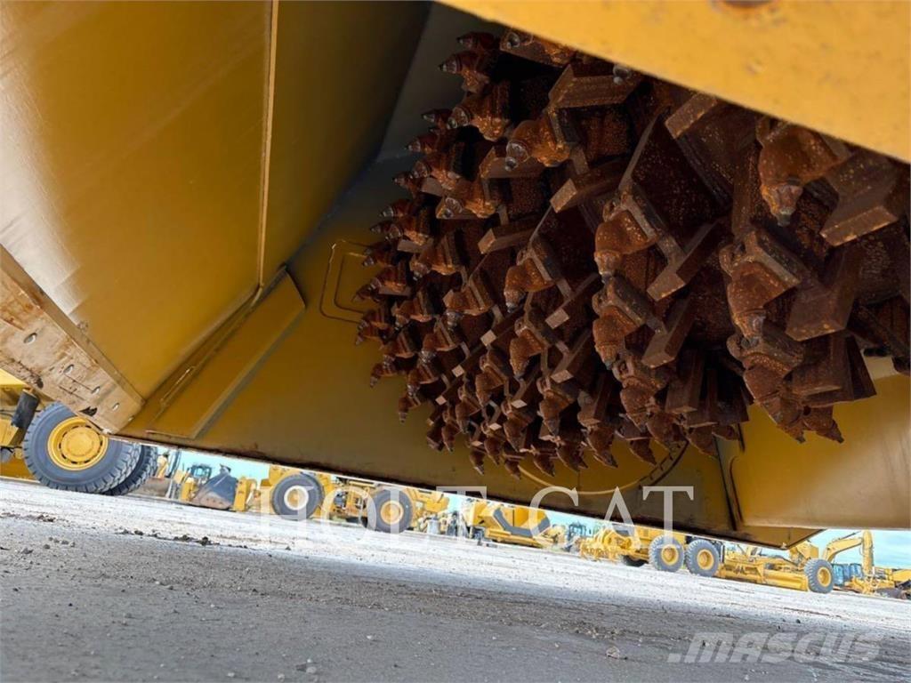 CAT RM400 CAB Asphalt recyclers