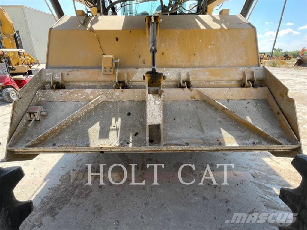 CAT RM500B CAB Asphalt recyclers