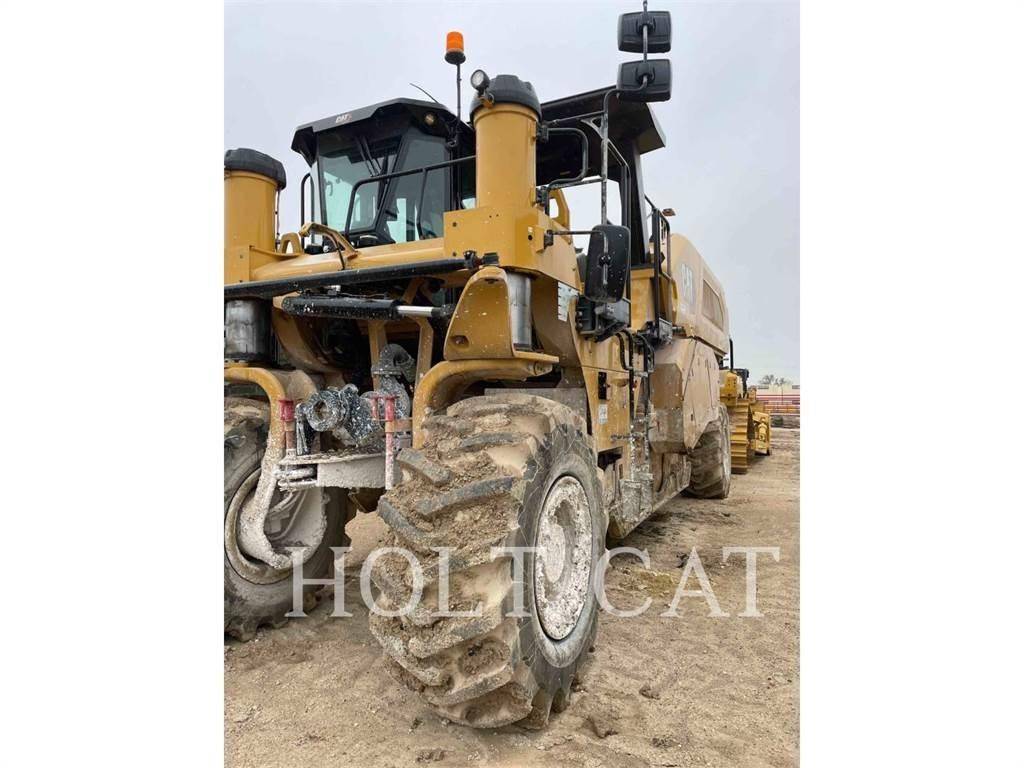 CAT RM600 CAB Asphalt recyclers