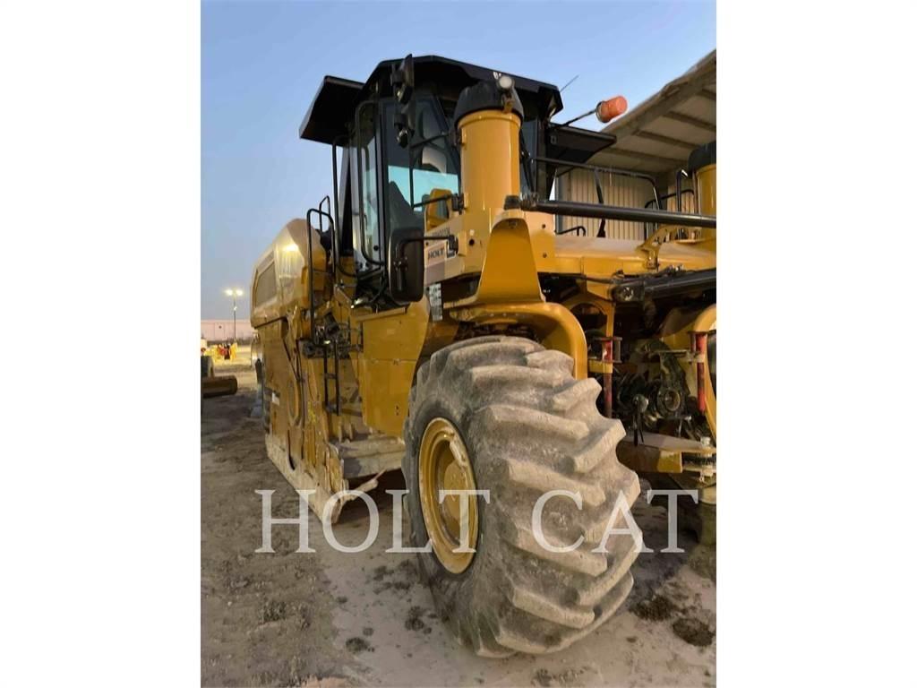 CAT RM800 CAB Asphalt recyclers
