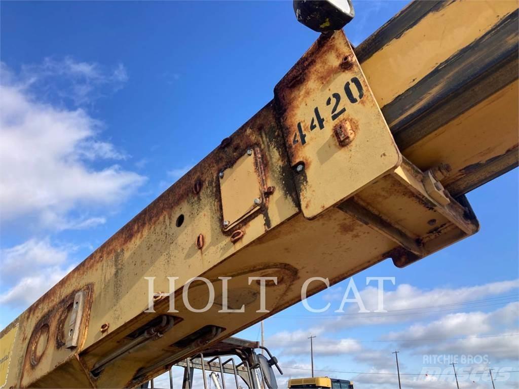 CAT TH63 Telescopic handlers