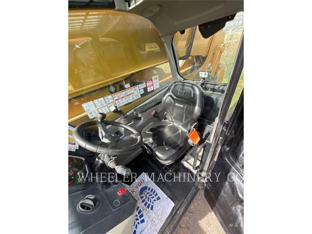 CAT TL1055D CB Telescopic handlers