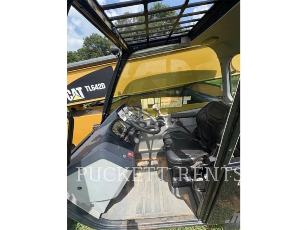 CAT TL642D Telescopic handlers