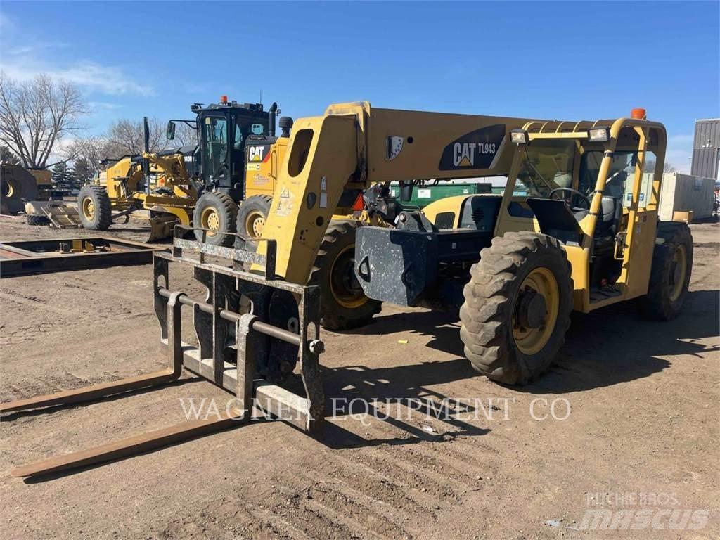 CAT TL943 Telescopic handlers
