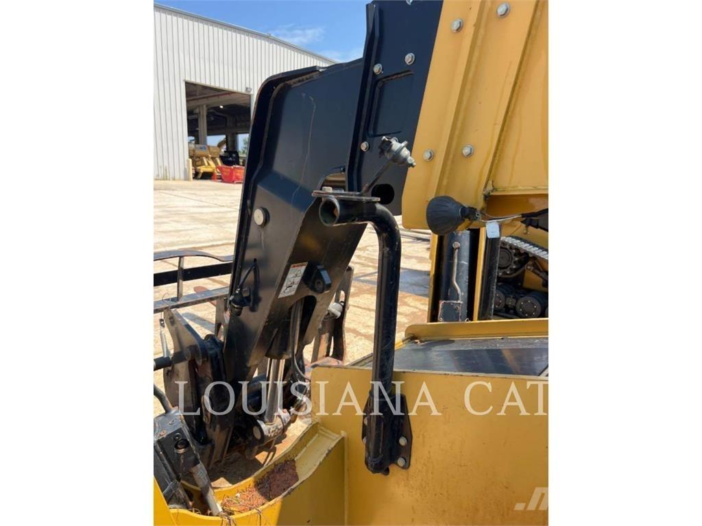 CAT TL943D Telescopic handlers