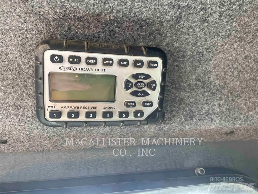 Gehl RT210 Crawler FEL's
