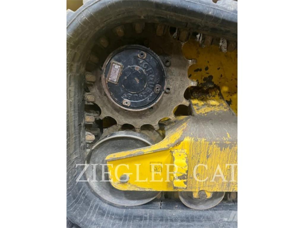 Gehl RT215 Crawler FEL's