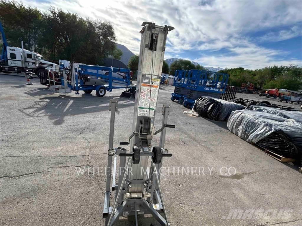 Genie SLC-24 Scissor lifts