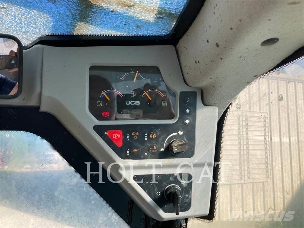 JCB 270T Crawler FEL's