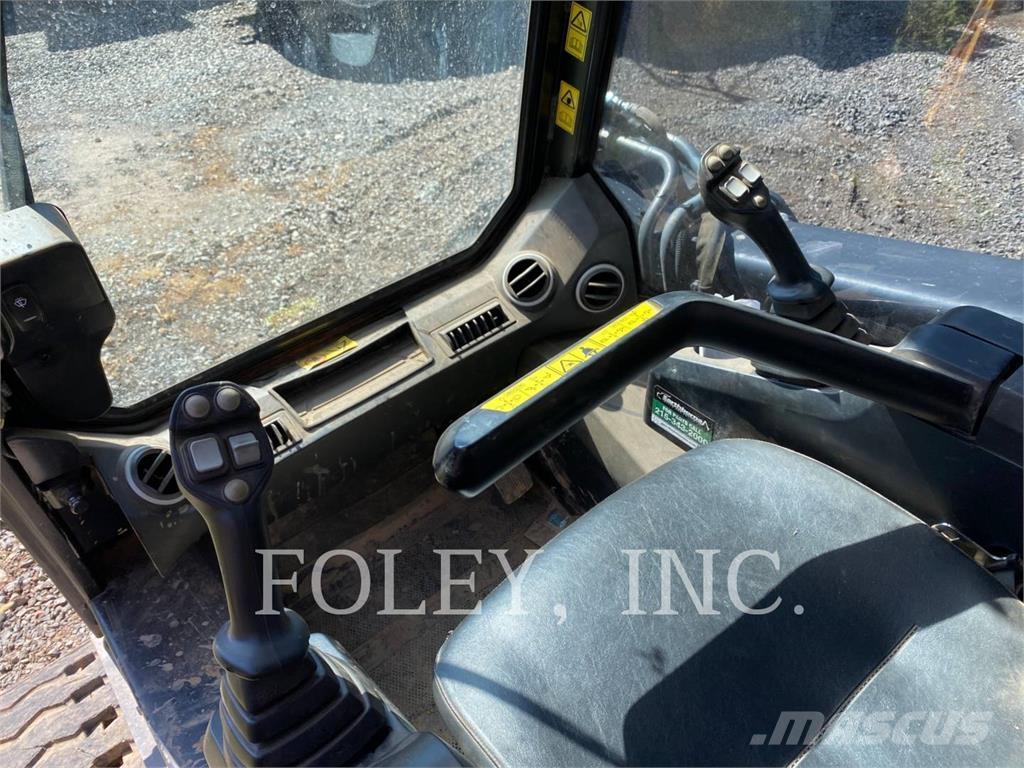 JCB 300TT4 Crawler FEL's