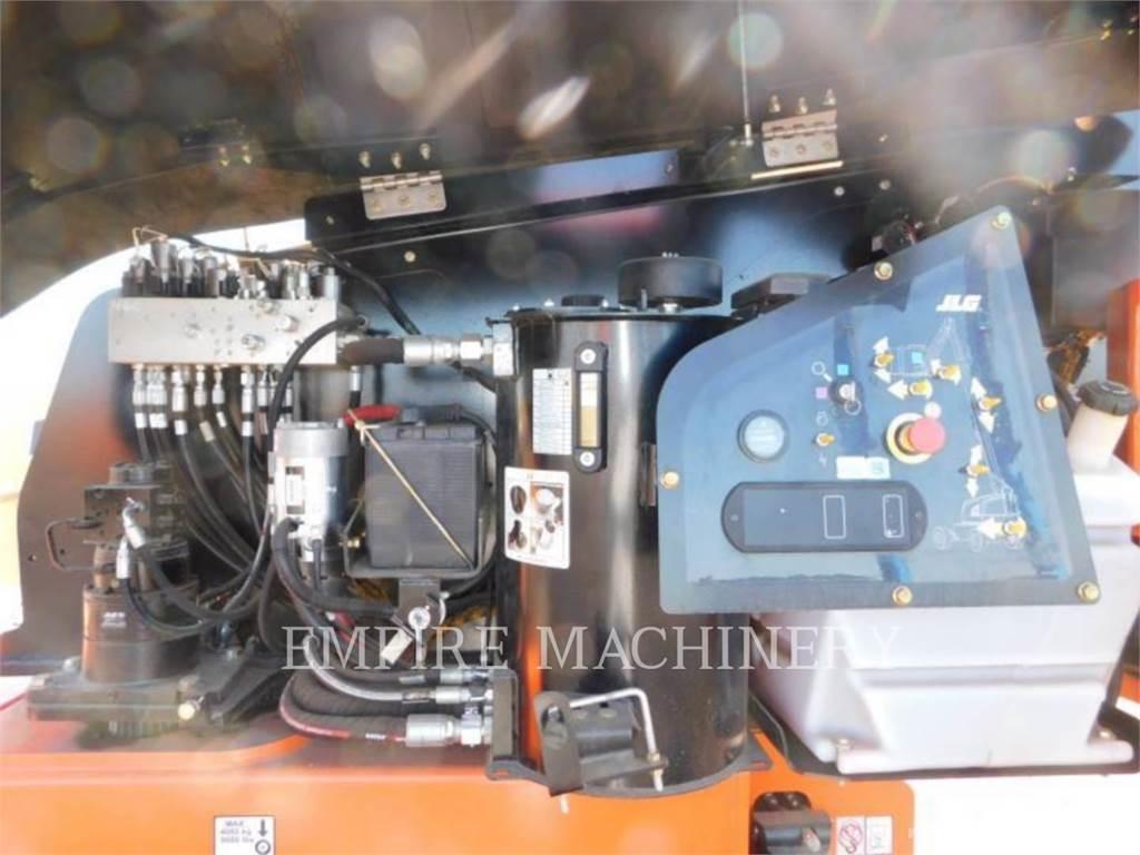 JLG 460SJ Articulated boom lifts