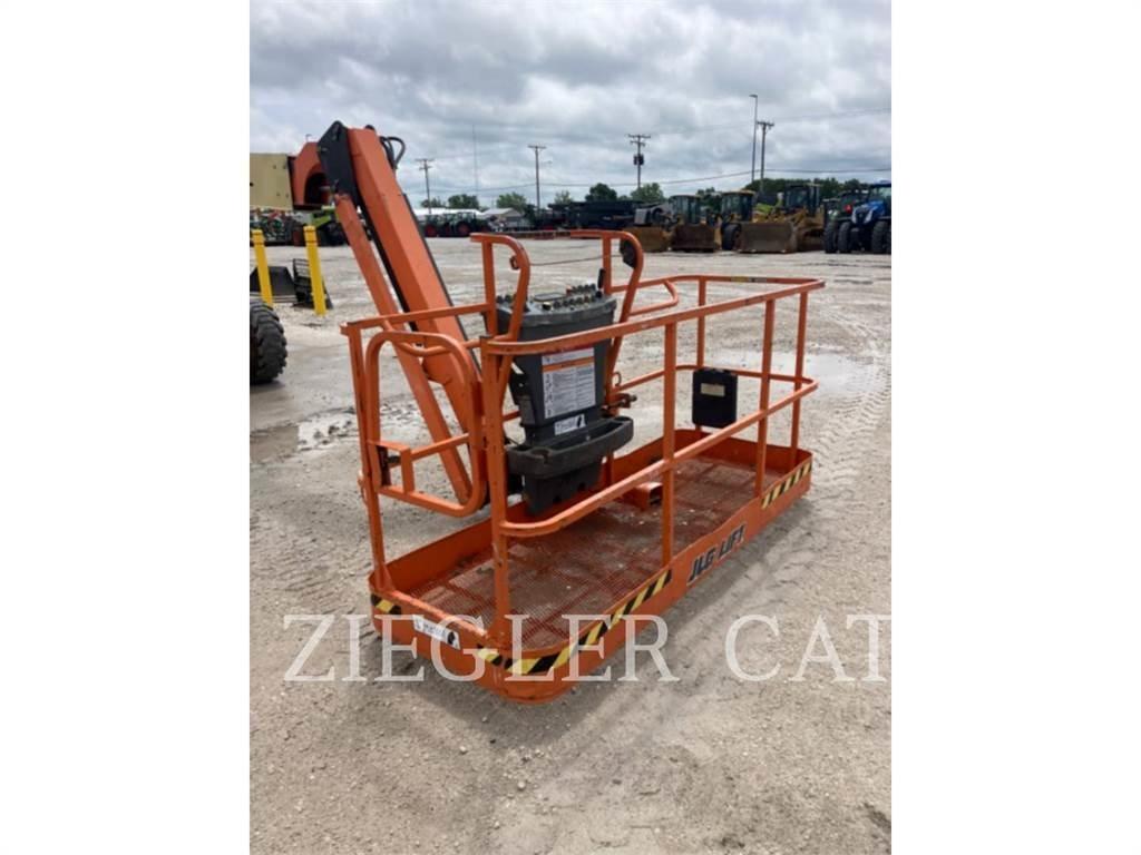 JLG 460SJ Articulated boom lifts