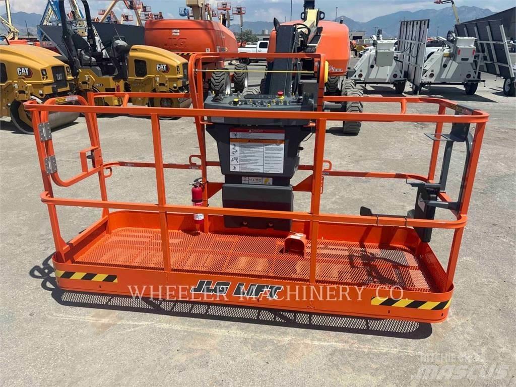 JLG 460SJ SP Articulated boom lifts