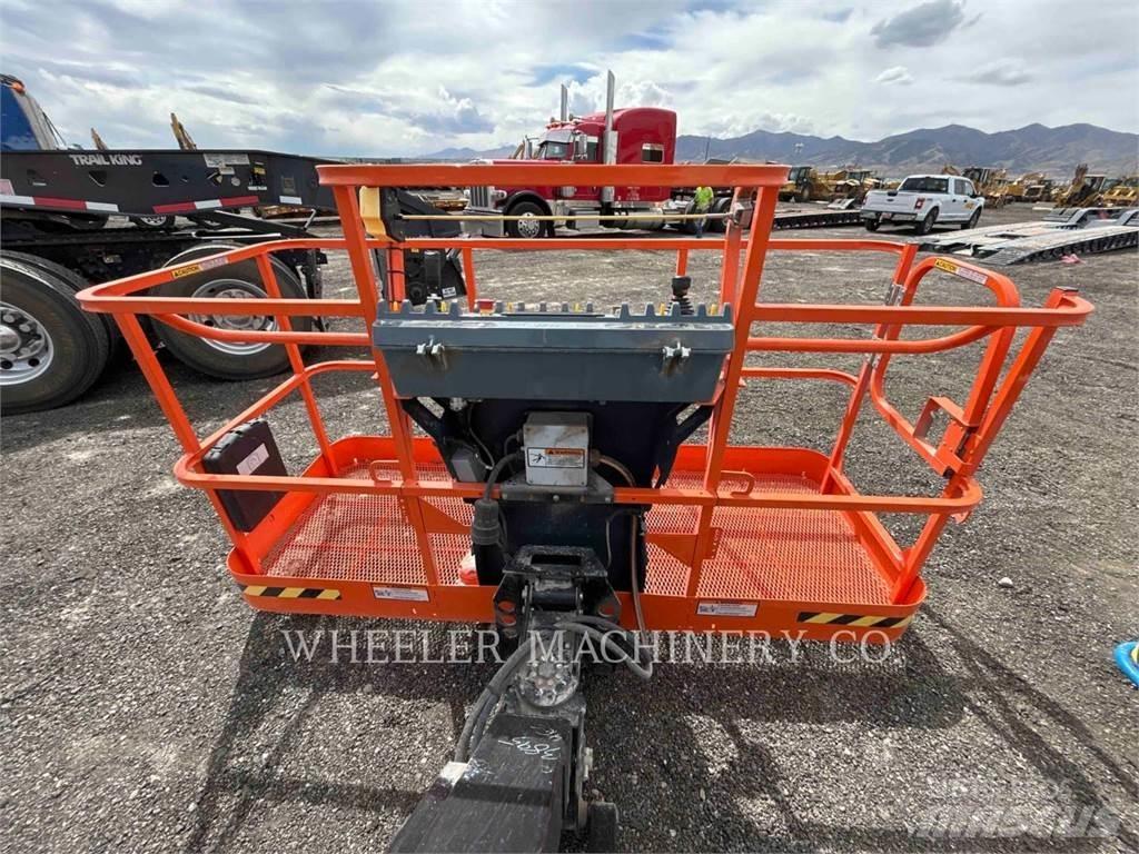 JLG 460SJ SP Articulated boom lifts