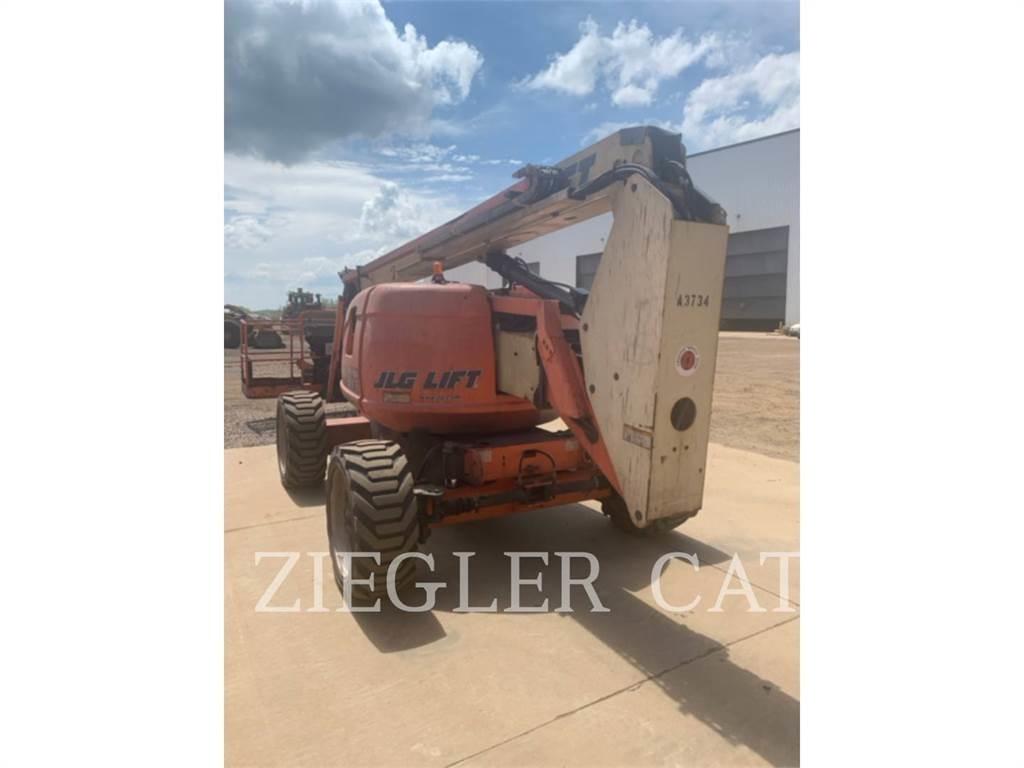 JLG 600AJ Articulated boom lifts