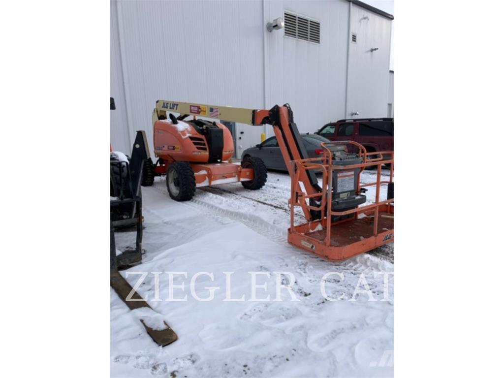 JLG 600AJ Articulated boom lifts