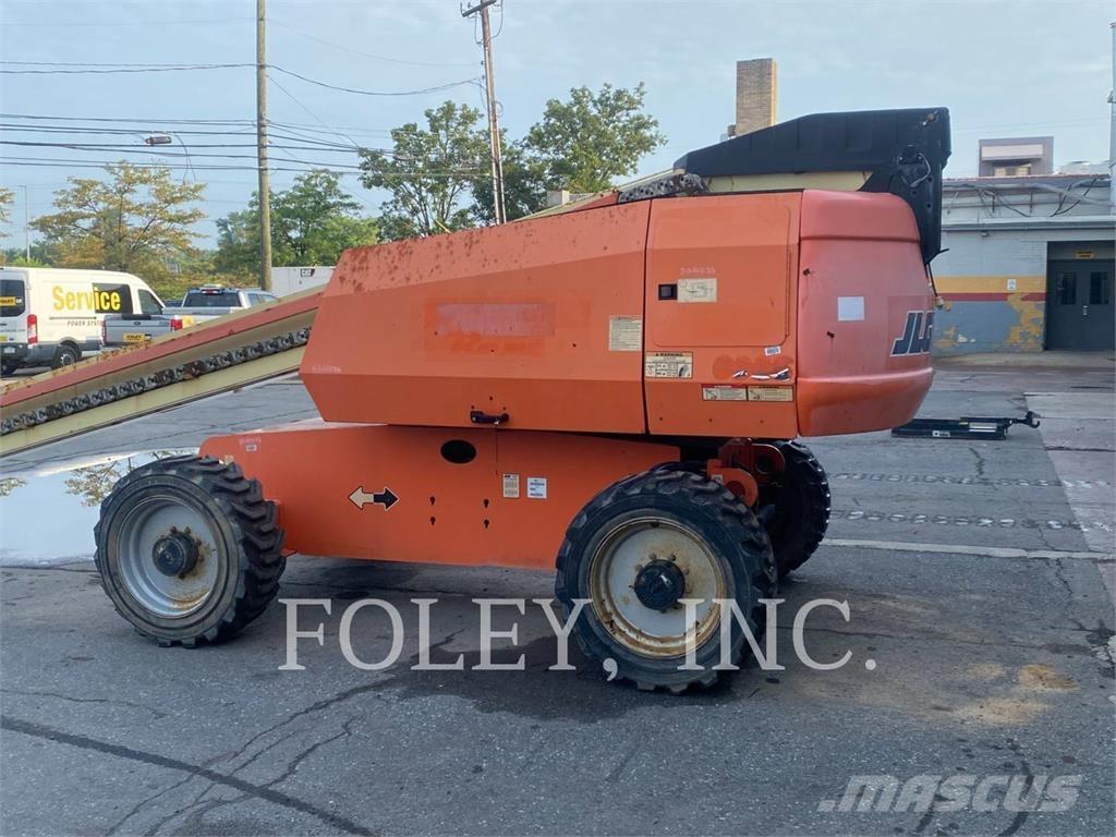 JLG 600S Articulated boom lifts