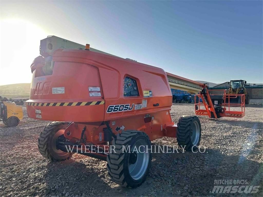 JLG 660SJ Articulated boom lifts