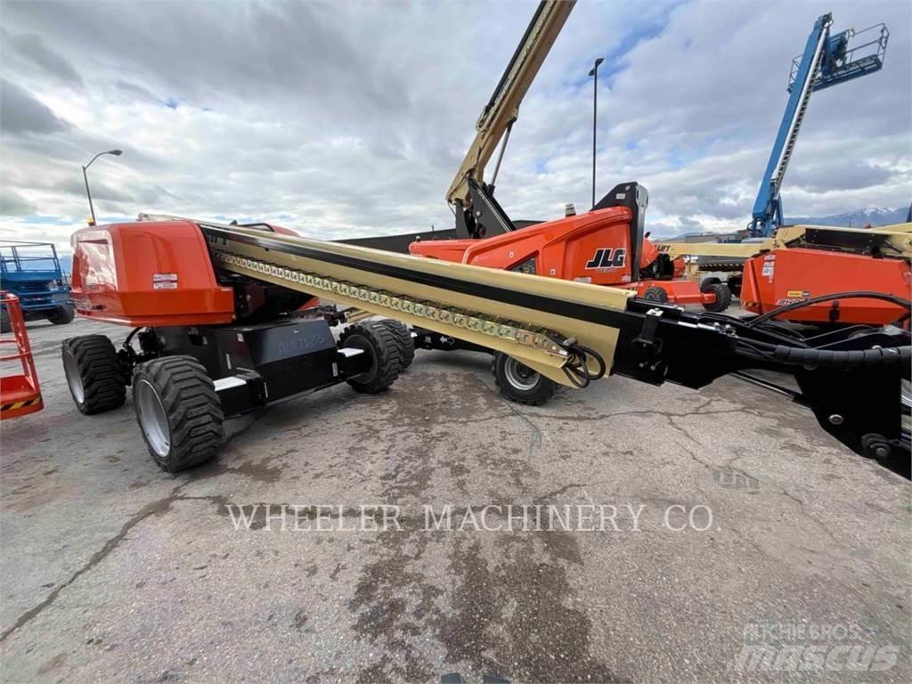 JLG 660SJ Articulated boom lifts