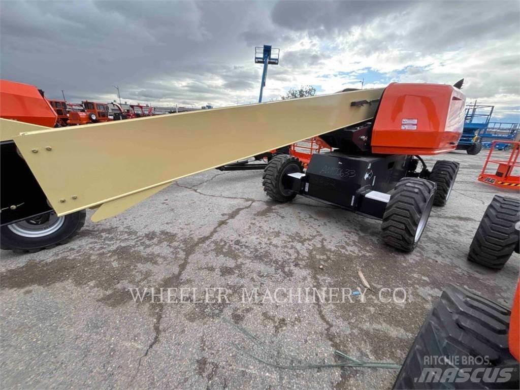 JLG 660SJ Articulated boom lifts