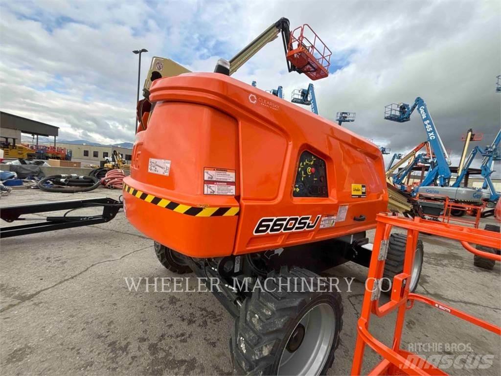 JLG 660SJ Articulated boom lifts